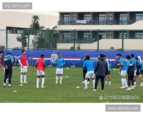 尤文图斯迎战强敌展开激烈对决 球队阵容及战术布置引发广泛关注