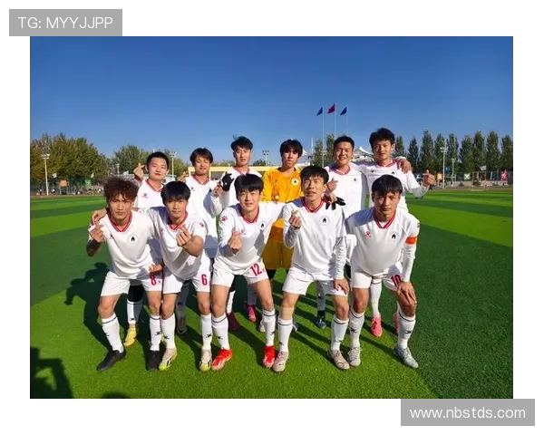 常德足球队奋勇拼搏展现实力 力争在国内赛场创造佳绩