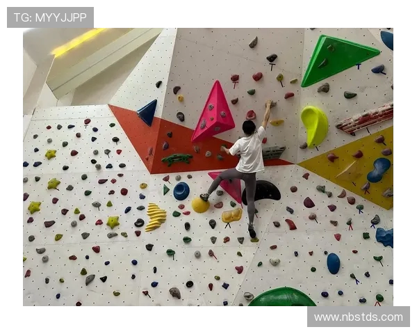 成都攀岩队在世界滑板锦标赛中以93分稳居积分榜首位