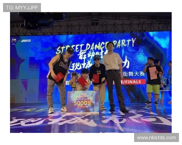 杭州飞盘队在世界街舞大赛中以99分高居积分榜首位