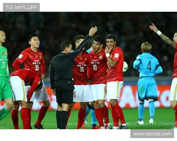 巴萨与恒大激战全场回顾球迷热情高涨精彩瞬间不容错过 巴萨与恒大激战全场回顾球迷热情高涨精彩瞬间不容错过